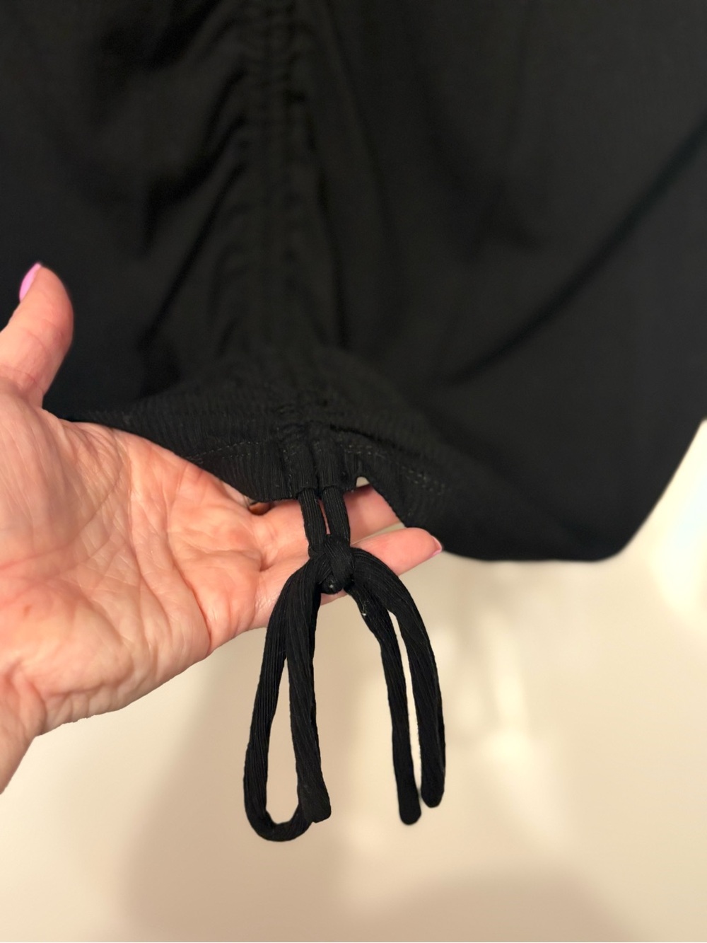 Black V-Neck Long-Sleeve Ruched Drawstring Top - Picture 2 of 5
